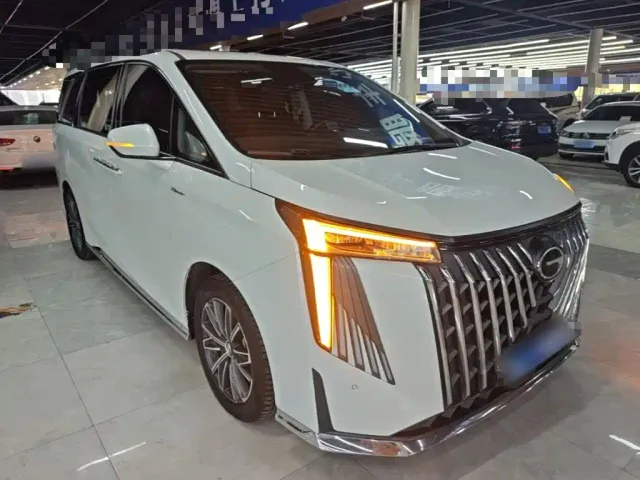 GAC Trumpchi M8 — Фото автомобиля 3