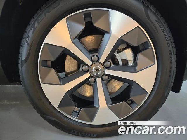 Volvo XC40 — Фото автомобиля 5