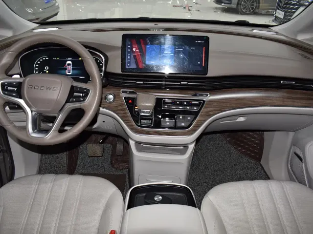 Roewe iMAX8 — Фото автомобиля 15