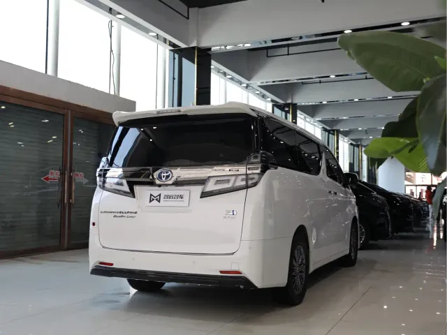 Toyota Vellfire — Фото автомобиля 18