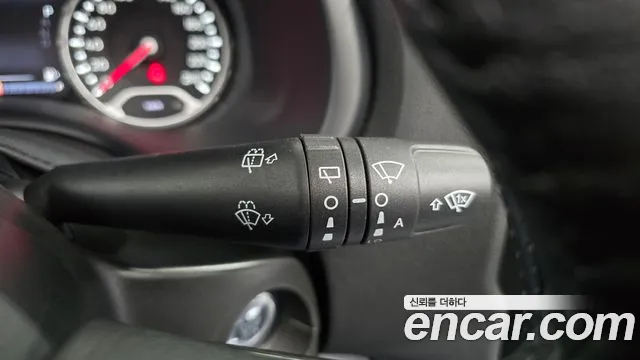 Jeep Renegade — Фото автомобиля 20