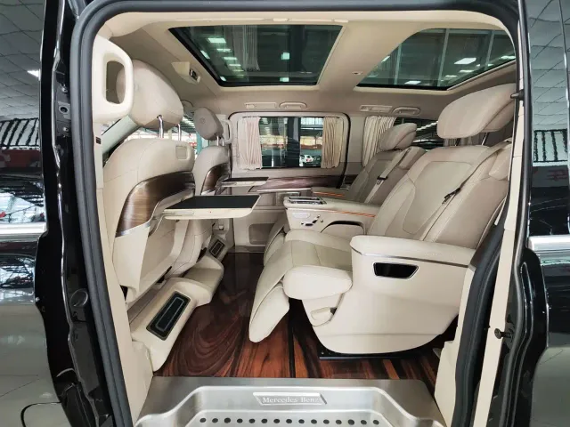 Mercedes-Benz V-Class — Фото автомобиля 6