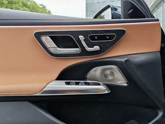 Mercedes-Benz E-Class — Фото автомобиля 7