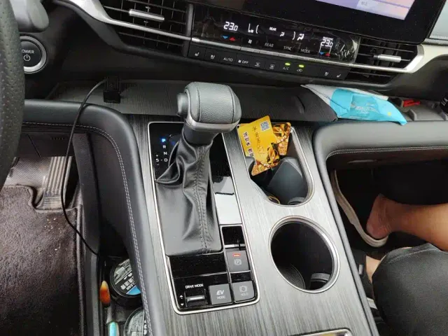 Toyota Sienna — Фото автомобиля 16