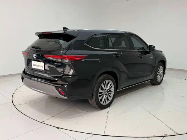 Toyota Highlander — Фото автомобиля 24