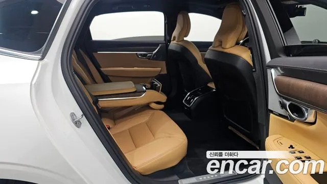 Volvo S90 — Фото автомобиля 18