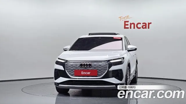 Audi Q4 e-tron — Фото автомобиля 3