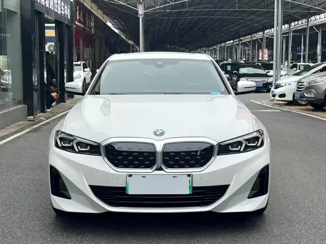 Фотография автомобиля — BMW i3