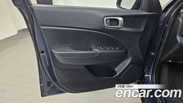 Hyundai Venue — Фото автомобиля 13