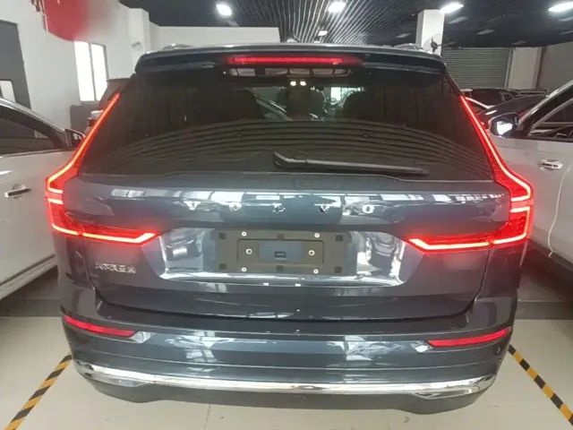 Volvo XC60 — Фото автомобиля 5