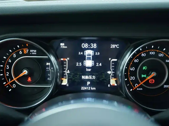 Jeep Gladiator 2022 3.6L Pioneer Edition — Фото автомобиля 7