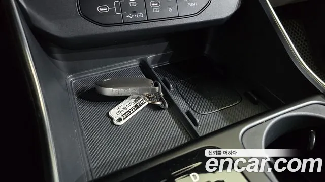 Kia Carnival Generation 4 — Фото автомобиля 15