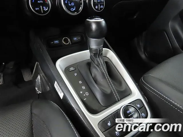 Hyundai Venue Venue 1.6 Modern Plus — Фото автомобиля 9