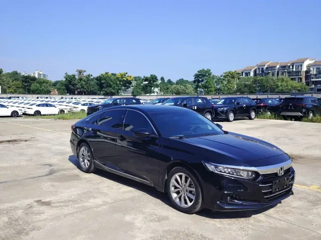 Honda Accord — Фото автомобиля 3
