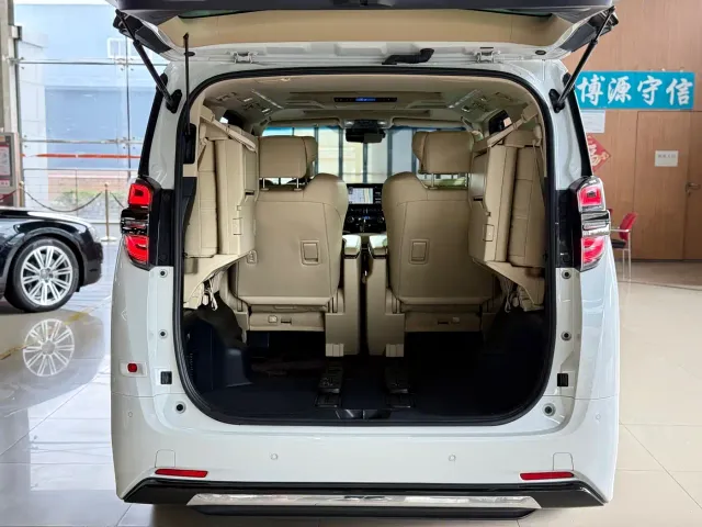Toyota Vellfire — Фото автомобиля 20