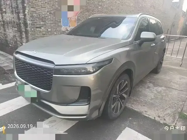 Li Auto ONE — Фото автомобиля 2