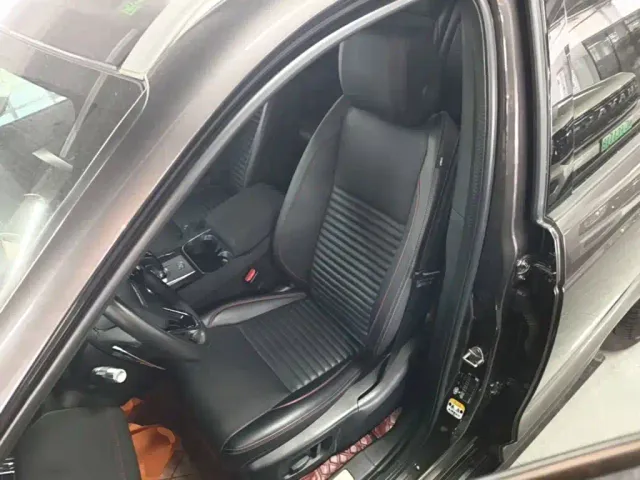 Land Rover Discovery Sport — Фото автомобиля 14