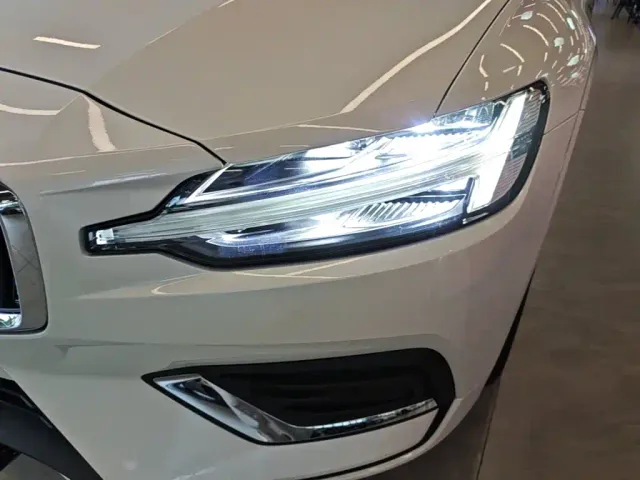 Volvo S60 — Фото автомобиля 23