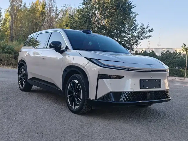 Toyota BoZhi 3X — Фото автомобиля 2