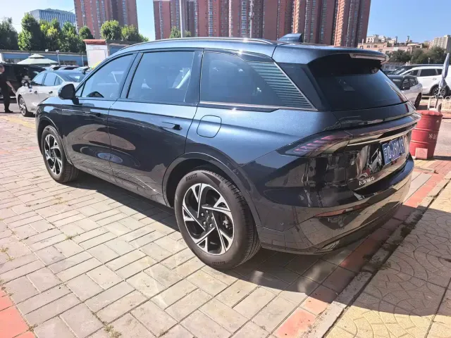 Lincoln Nautilus 2023 2.0T 4WD Premium Hybrid Edition — Фото автомобиля 14
