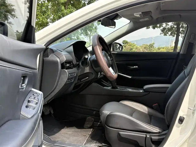 Nissan Sylphy — Фото автомобиля 6