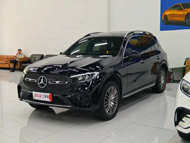 Фотография автомобиля — Mercedes-Benz GLC-Class