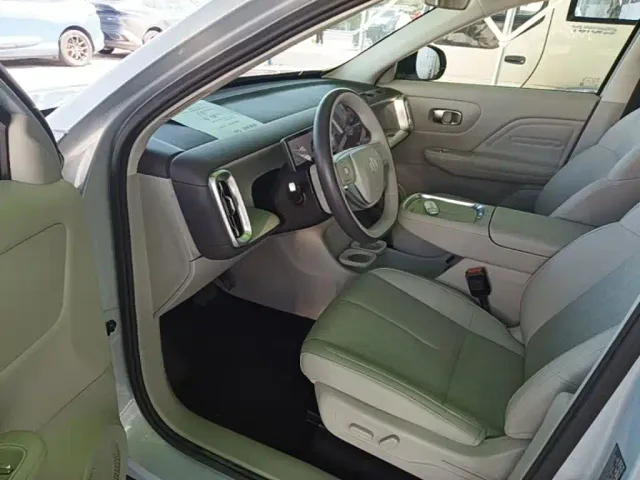 Leapmotor B10 — Фото автомобиля 15