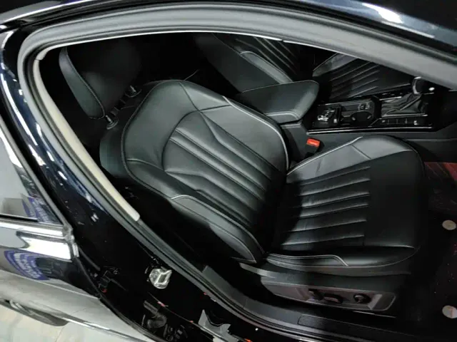 Volkswagen Passat — Фото автомобиля 24