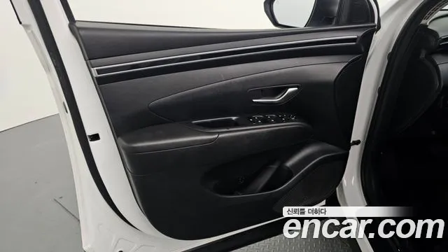 Hyundai Tucson Tucson (NX4) Бензин 1.6 турбо 2WD — Фото автомобиля 24