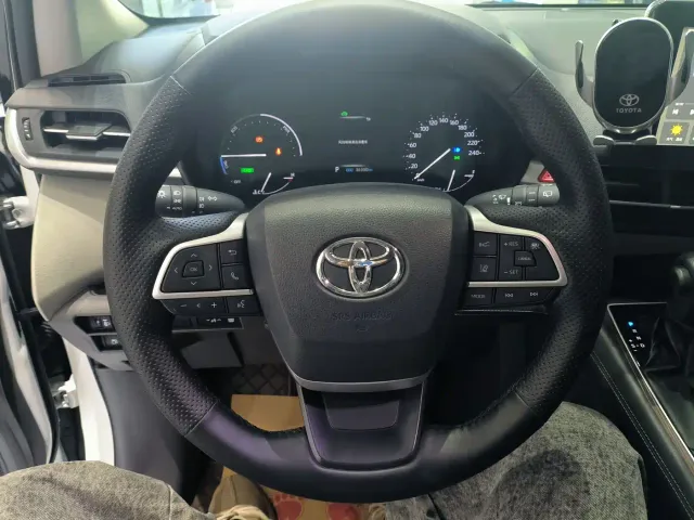 Toyota Granvia — Фото автомобиля 7