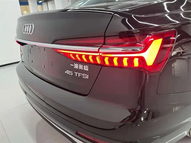 Audi A6L — Фото автомобиля 8