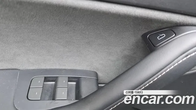 Tesla Model Y — Фото автомобиля 19