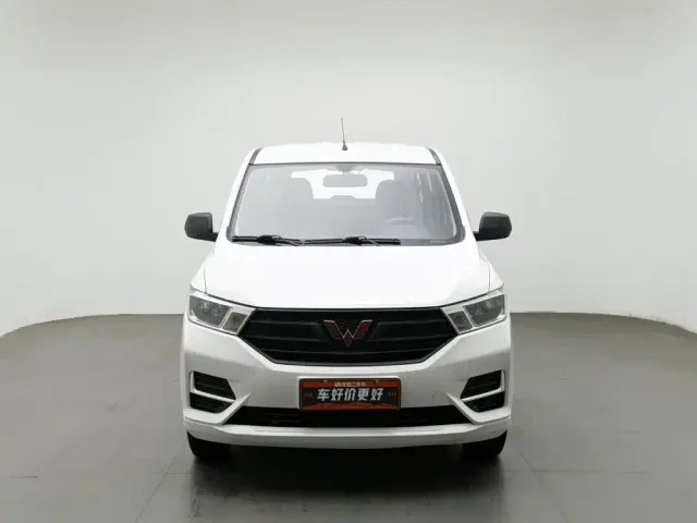 Wuling Hongguang — Фото автомобиля 3