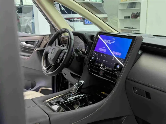 Toyota Vellfire — Фото автомобиля 17
