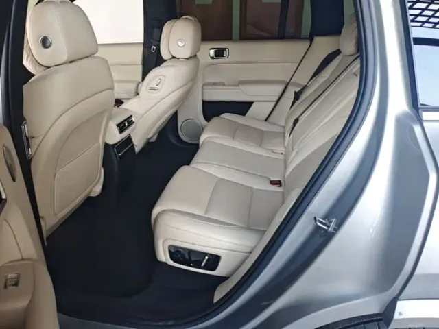 Li Auto L7 — Фото автомобиля 16