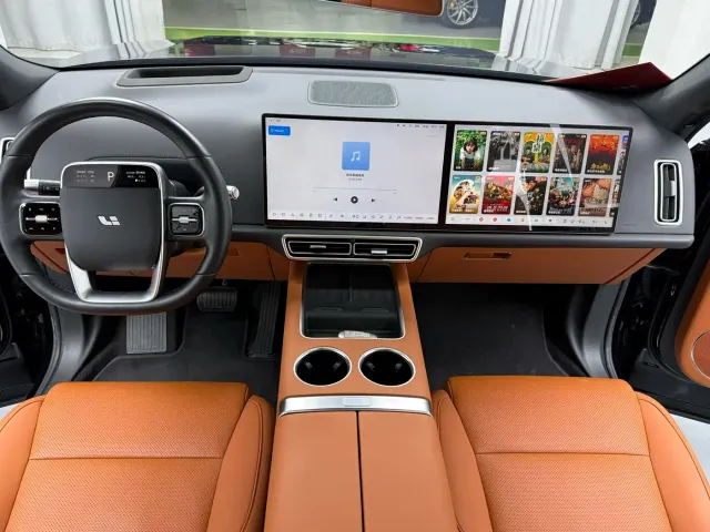 Li Auto L8 — Фото автомобиля 4