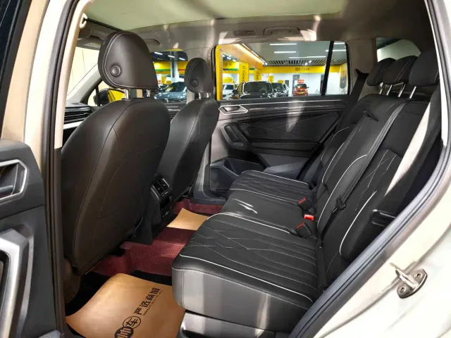 Volkswagen Tiguan L — Фото автомобиля 10