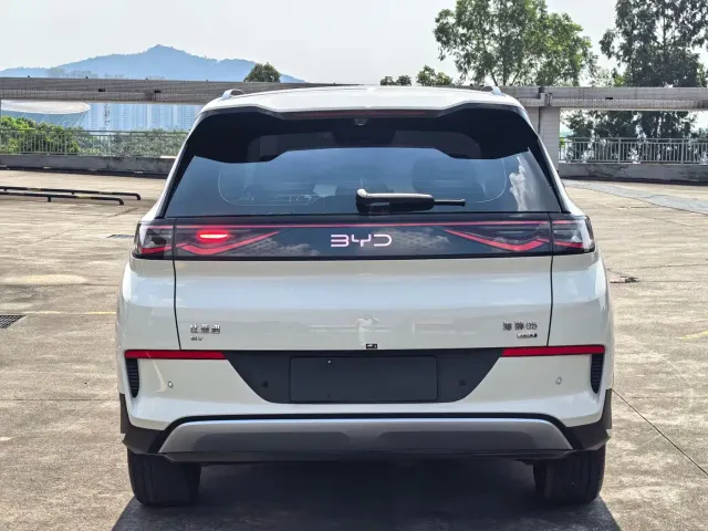 BYD Sealion 05 EV — Фото автомобиля 5