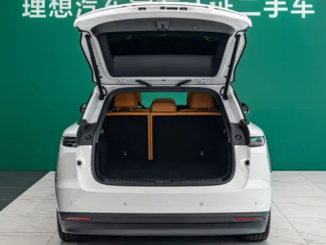 Li Auto i6 — Фото автомобиля 6