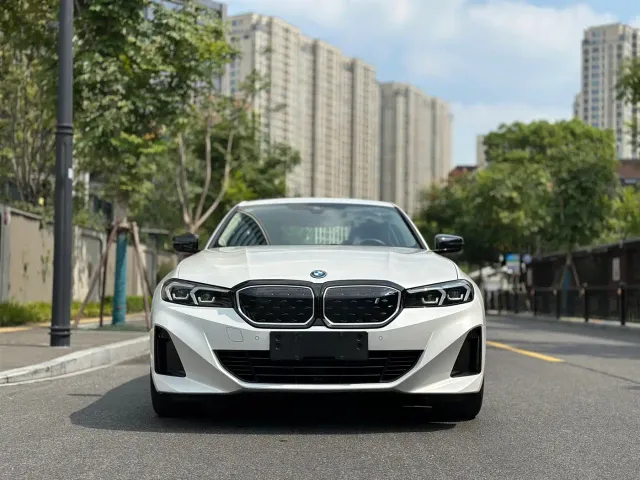 BMW i3 — Фото автомобиля 2
