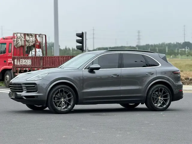 Фотография автомобиля — Porsche Cayenne