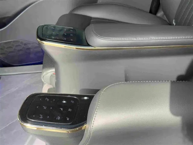 GAC Trumpchi M8 — Фото автомобиля 21
