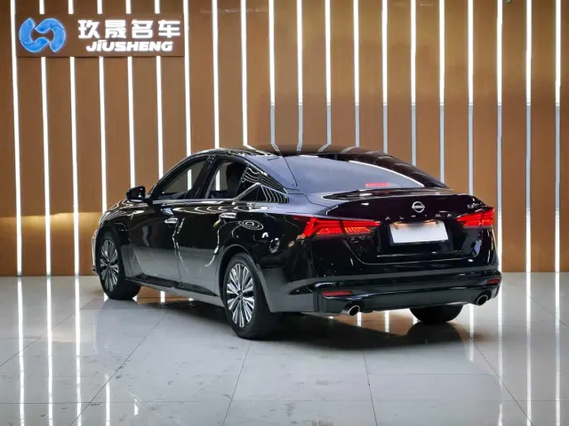 Nissan Teana — Фото автомобиля 4