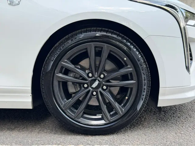Cadillac CT4 — Фото автомобиля 4