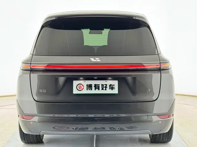 Li Auto L9 — Фото автомобиля 16