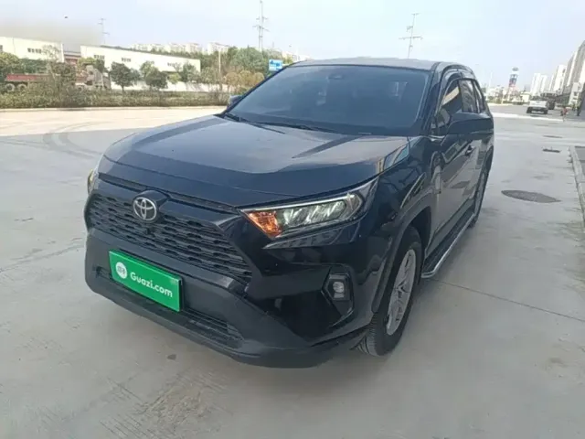 Фотография автомобиля — Toyota RAV4