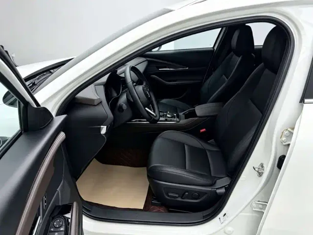 Mazda CX-30 — Фото автомобиля 7
