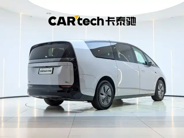 Li Auto MEGA — Фото автомобиля 3