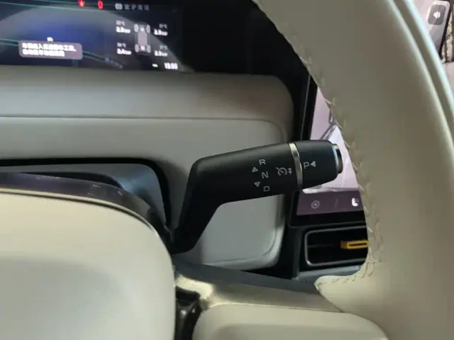 iCAR V23 — Фото автомобиля 13