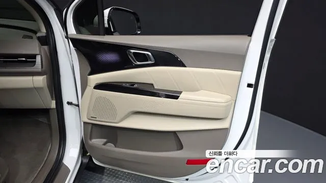 Kia Canival — Фото автомобиля 23